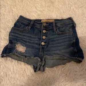 Hollister short-shorts